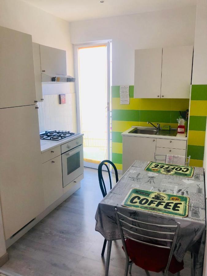 Peaceful Apartment 1 Minute Walk To The Beach Ventimiglia Esterno foto